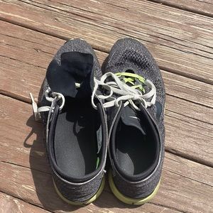 Nike Womens Free 5.0 TR Fit 4, Women’s size 8, Black and grey, green soles